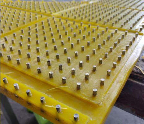 میز چرخشی زرد ماده PU ضد لغزشی تشک مقاوم در برابر پوشیدن طراحی مطابق با الزامات ISO 9001 ایده آل برای استفاده سنگین